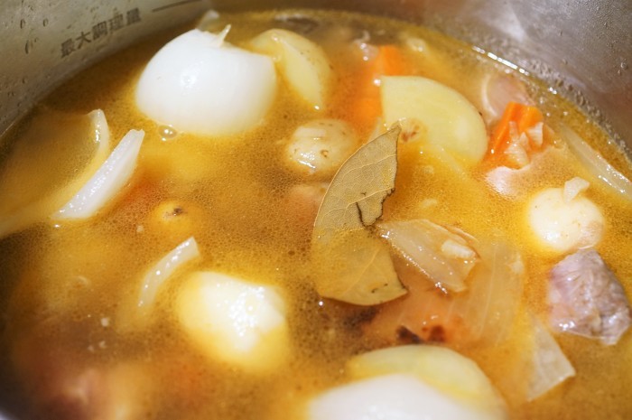■おうちランチ【ビーフシチュー/蟹スープ/トロロ海老入りメカブなど。】_b0033423_19342959.jpg