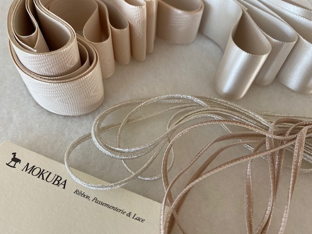 Ribbons for wedding 色と太さに拘って_a0165160_16023196.jpg