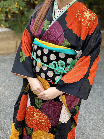 ⑦成人式のお客様 黒地に菊花あでやか着姿_b0098077_19541807.jpg