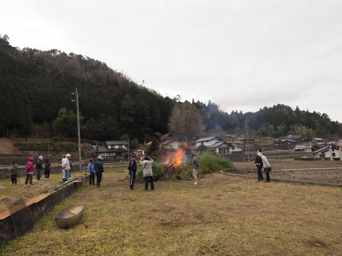 とんど_c0116915_00153870.jpg