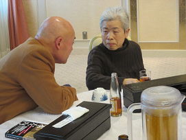 新年会開かれる_d0314924_17000222.png