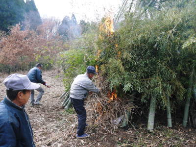 「御願立て」と「どんどや」　熊本県菊池市伊牟田の年行事（2020）_a0254656_17270926.jpg