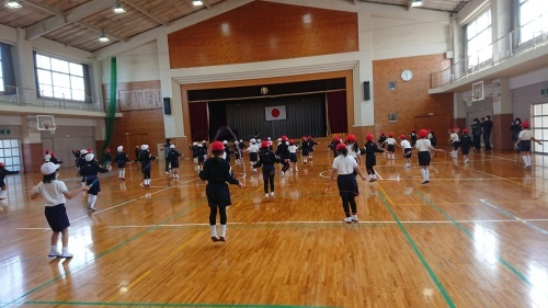 妻鳥小学校の自由参観日_e0181051_11055583.jpg