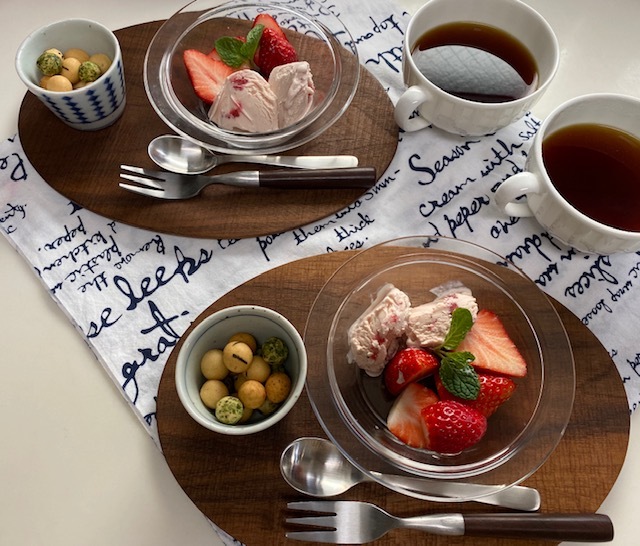 tea time 根津で選んだ器にお豆を♪_a0165160_09473348.jpg