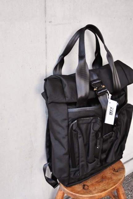 DEFY BAGS VerBackle RollTop「Mac Book Pro」_d0152280_00482921.jpg