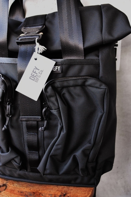 DEFY BAGS VerBackle RollTop「Mac Book Pro」_d0152280_00490523.jpg