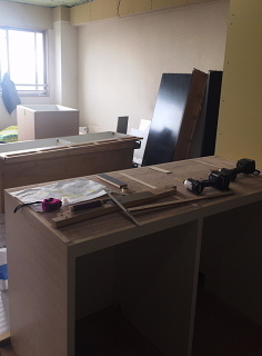 家具工事中_c0039501_17354712.jpeg