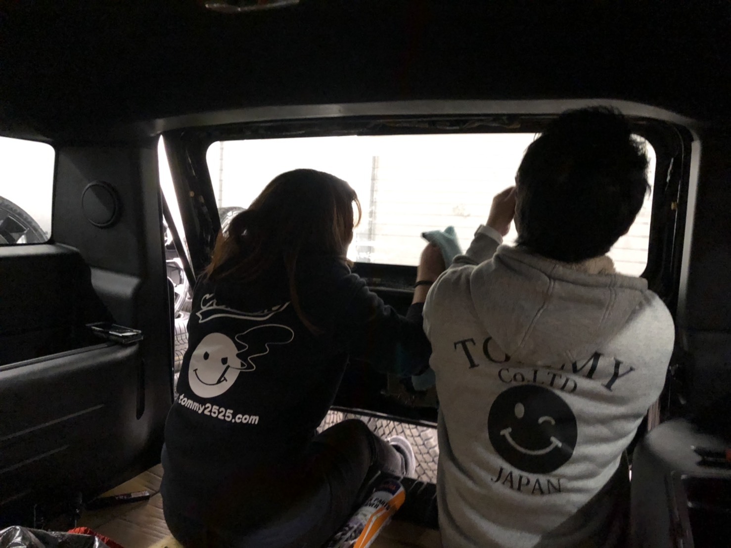 1月23日(木)ランドクルーザー100 VXリミテッド 4.7VXリミテッド 4WD あります♬ ランクル ハマー エスカレードならTOMMY☆彡_b0127002_18323467.jpg