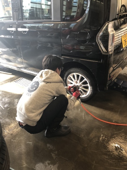 1月23日(木)ランドクルーザー100 VXリミテッド 4.7VXリミテッド 4WD あります♬ ランクル ハマー エスカレードならTOMMY☆彡_b0127002_18392712.jpg