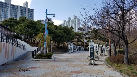 ロケ地を探して 韓国ドラマ 鬼 トッケビ 仁川編 3月 その15 トッケビ 死神 ウンタクが初の鉢合わせ 東仁川の 松現近隣公園 韓国ドラマost評論家 モンタンkorea ロケ地を探して 韓国ドラマ 鬼 トッケビ 仁川編 3月 その15 トッケビ 死神 ウンタクが初の鉢合わせ 東仁川の 松現近隣公園 韓国ドラマost評論家 モンタンkorea