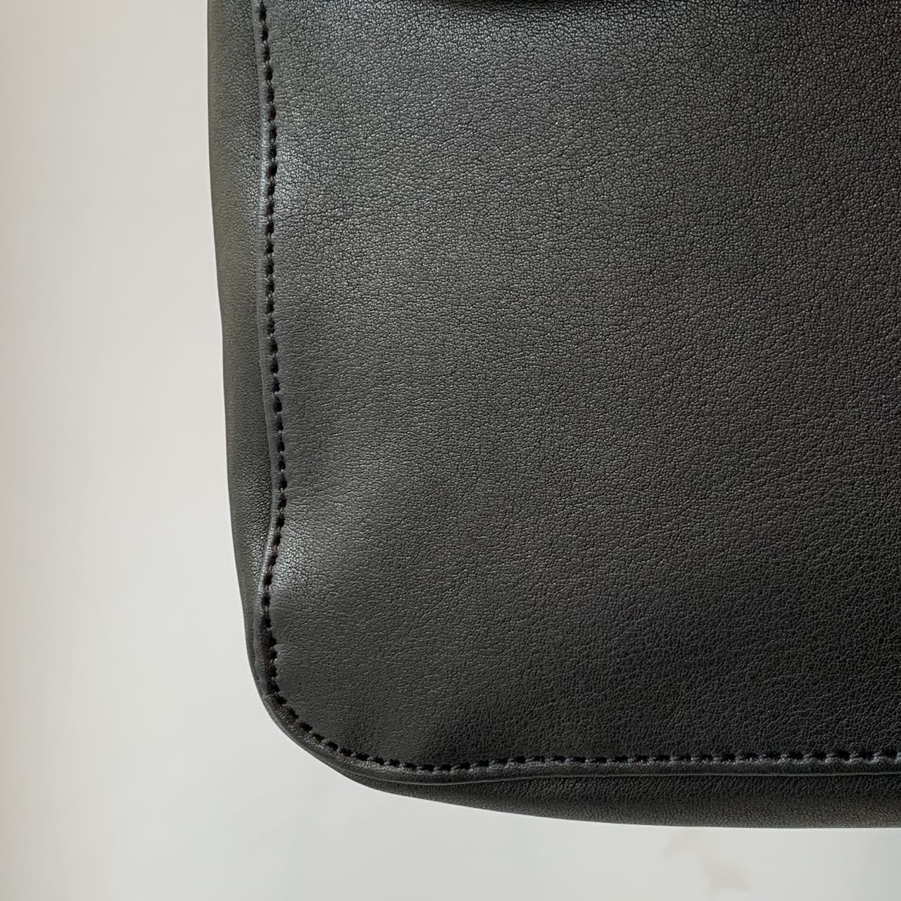 phigvel フィグベル LEATHER POCHETTE PHIGVEL - LEATHER POCHETTE﻿ : HUMAN and THINGS.BLOG