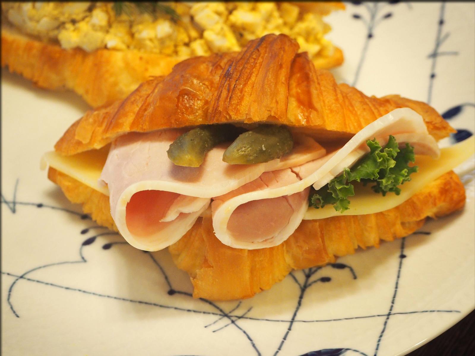 FAUCHONのクロワッサンサンド : 人形町からごちそうさま