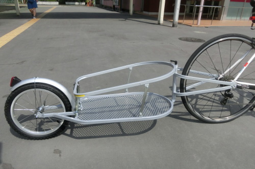サイクルキャンピングにバッチリなトレーラーあります！_b0332867_09192434.jpg