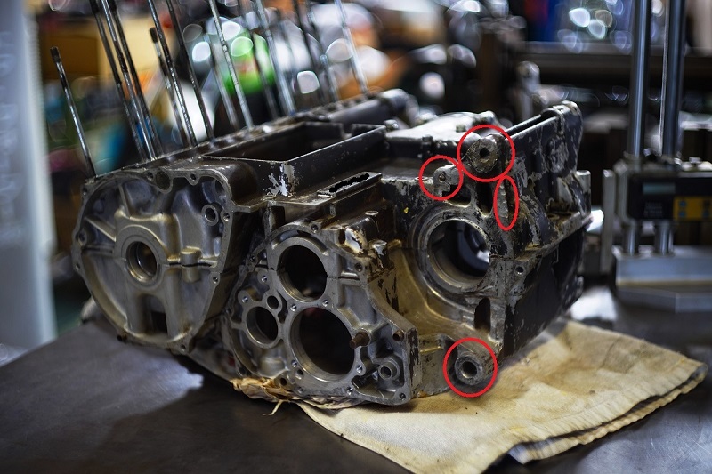 CBX400F クランクケースの割れを修正 : GS750レストア生活