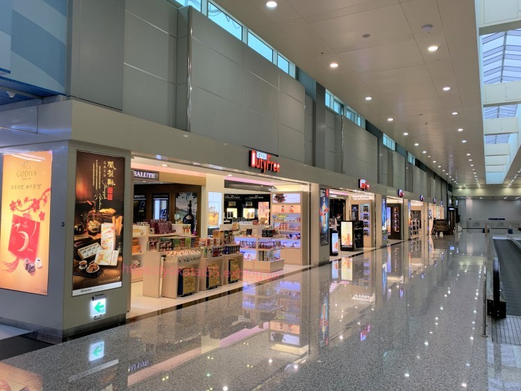 桃園国際空港 第2ターミナルのお店について B 手荷物検査 出国審査後にしか行けないところ ヨカヨカタイワン