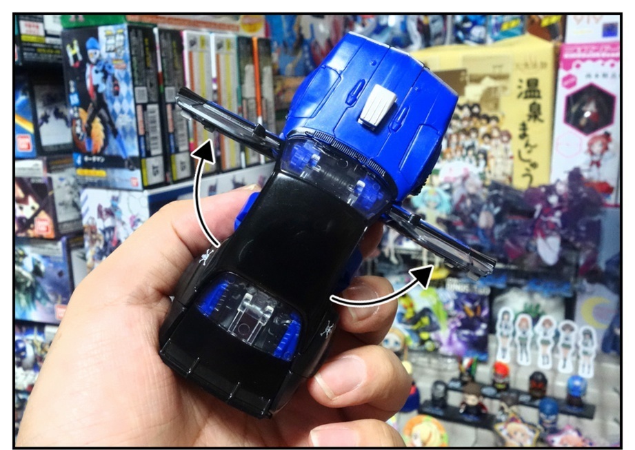 戦闘機シャッター発売前に“出来が良い方”のドロップキックで遊んでおく!!_f0205396_19335760.jpg