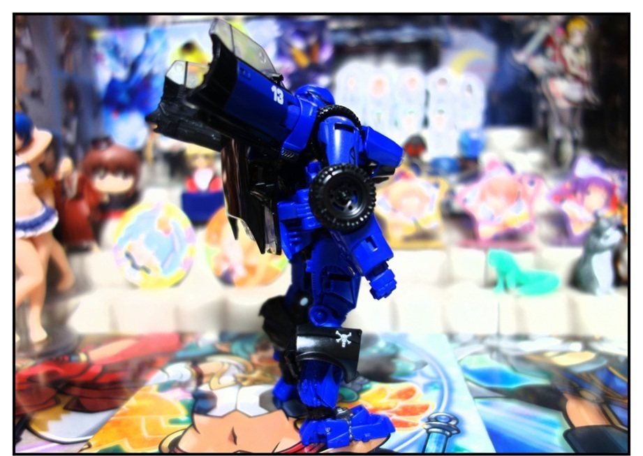 戦闘機シャッター発売前に“出来が良い方”のドロップキックで遊んでおく!!_f0205396_19363921.jpg