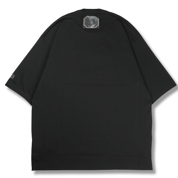 UNDERCOVER 2020 Spring/Summer \"I hold a beast, an angel, and amadman in me\"_c0188708_16300861.jpg