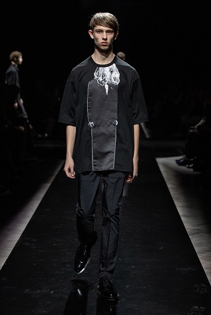 UNDERCOVER 2020 Spring/Summer \"I hold a beast, an angel, and amadman in me\"_c0188708_16301803.jpg