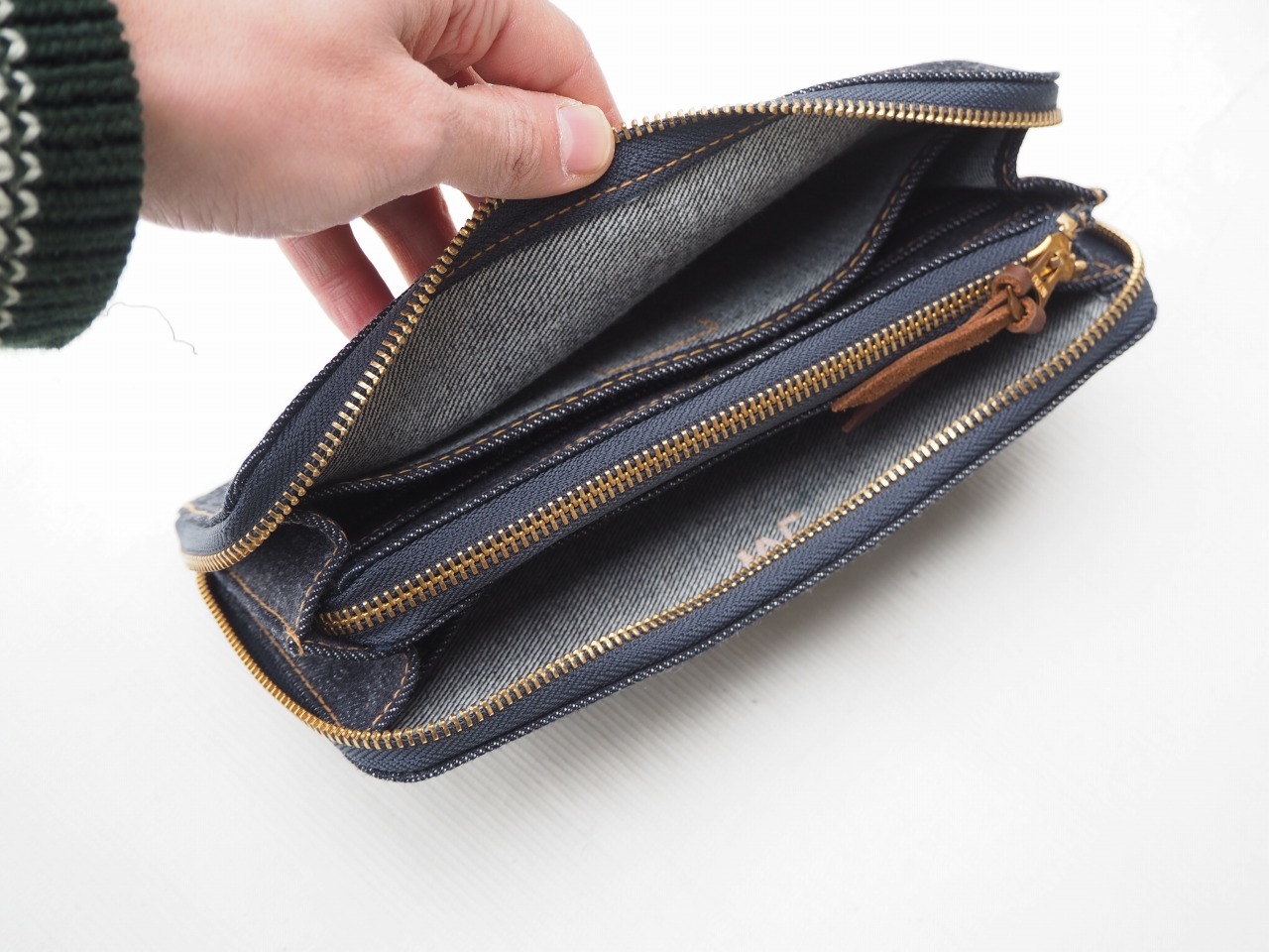 ■ROUND ZIP LONG DENIM WALLET【RRL】_b0139233_11044453.jpg