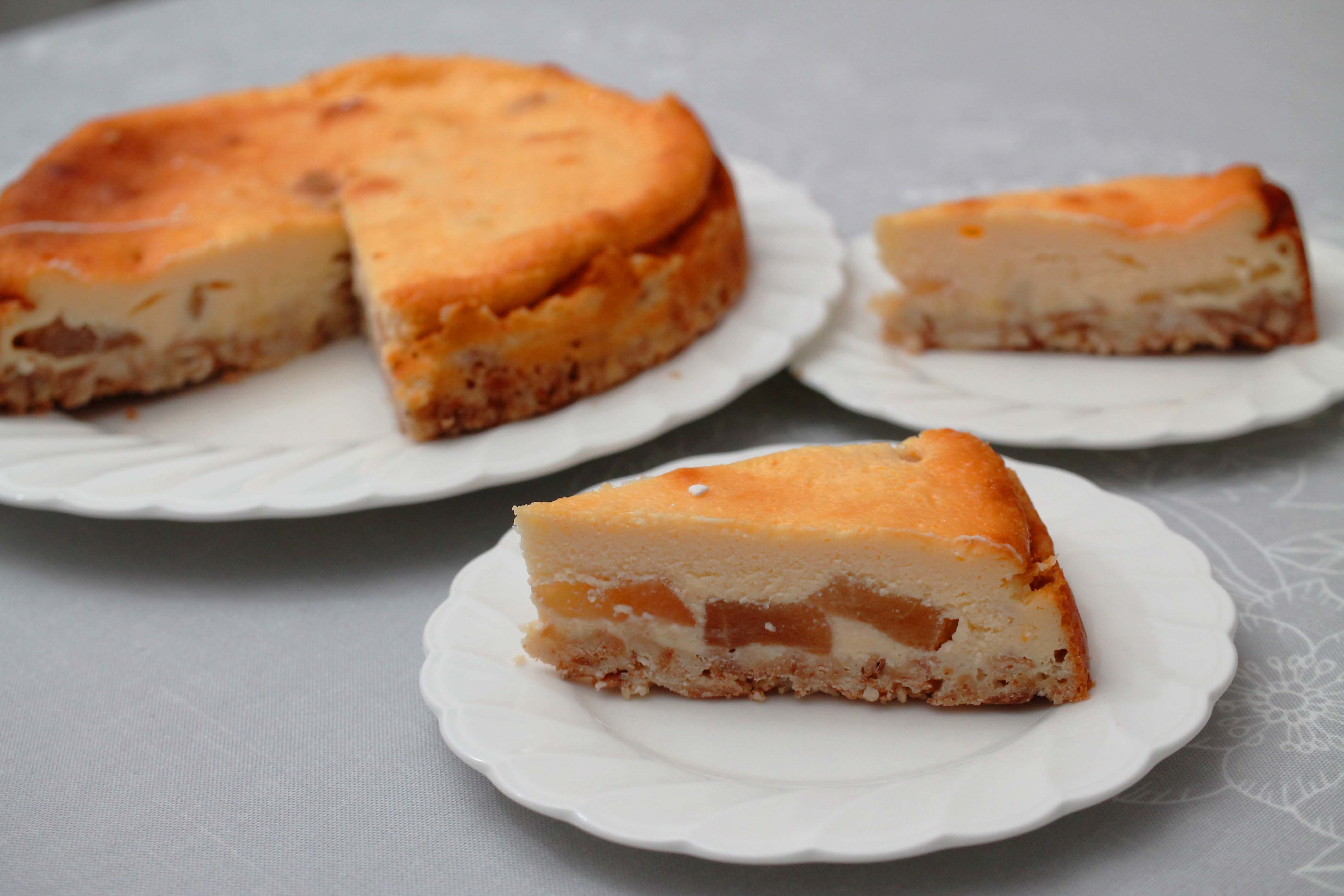 りんごのチーズケーキ_d0377645_00091164.jpg