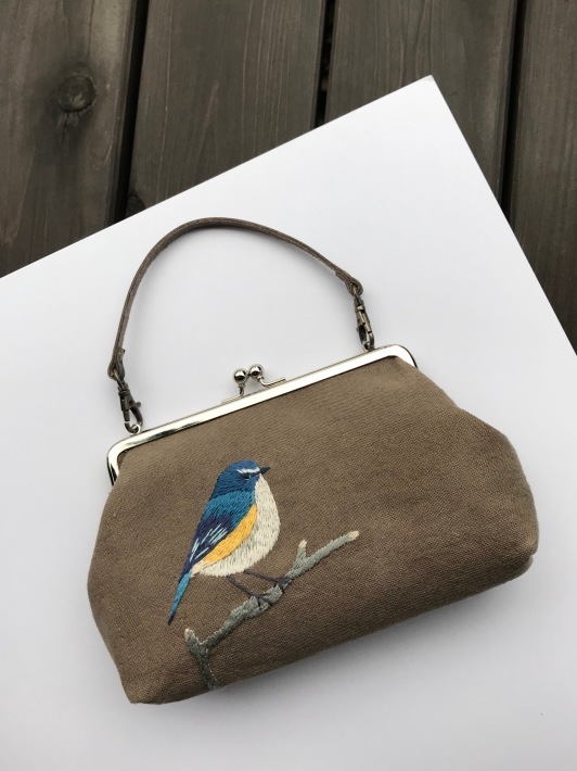ルリビタキの刺繍がま口バッグができました。_a0138978_16195809.jpeg