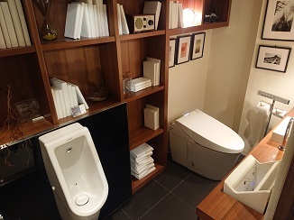トイレは神様です?!_d0091909_11282653.jpg
