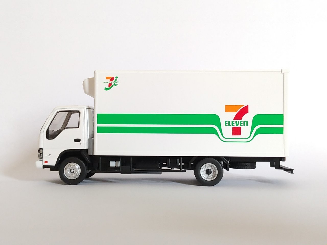 LV-N195a 1/64 いすゞ エルフ パネルバン セブンイレブン Amazon | トミカリミテッドヴィンテージ ネオ 1/64 LV-N195a