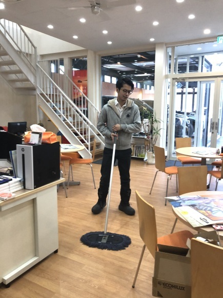 1月30日(木)本店ブログ★ ポルシェ パナメーラ あります✊_b0127002_16292314.jpg