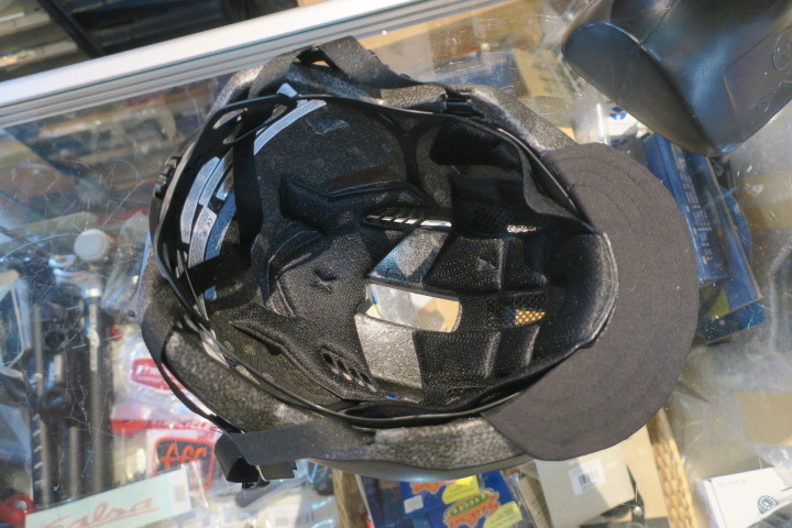 BELL DAILY ヘルメット入荷!_c0132901_20275122.jpg