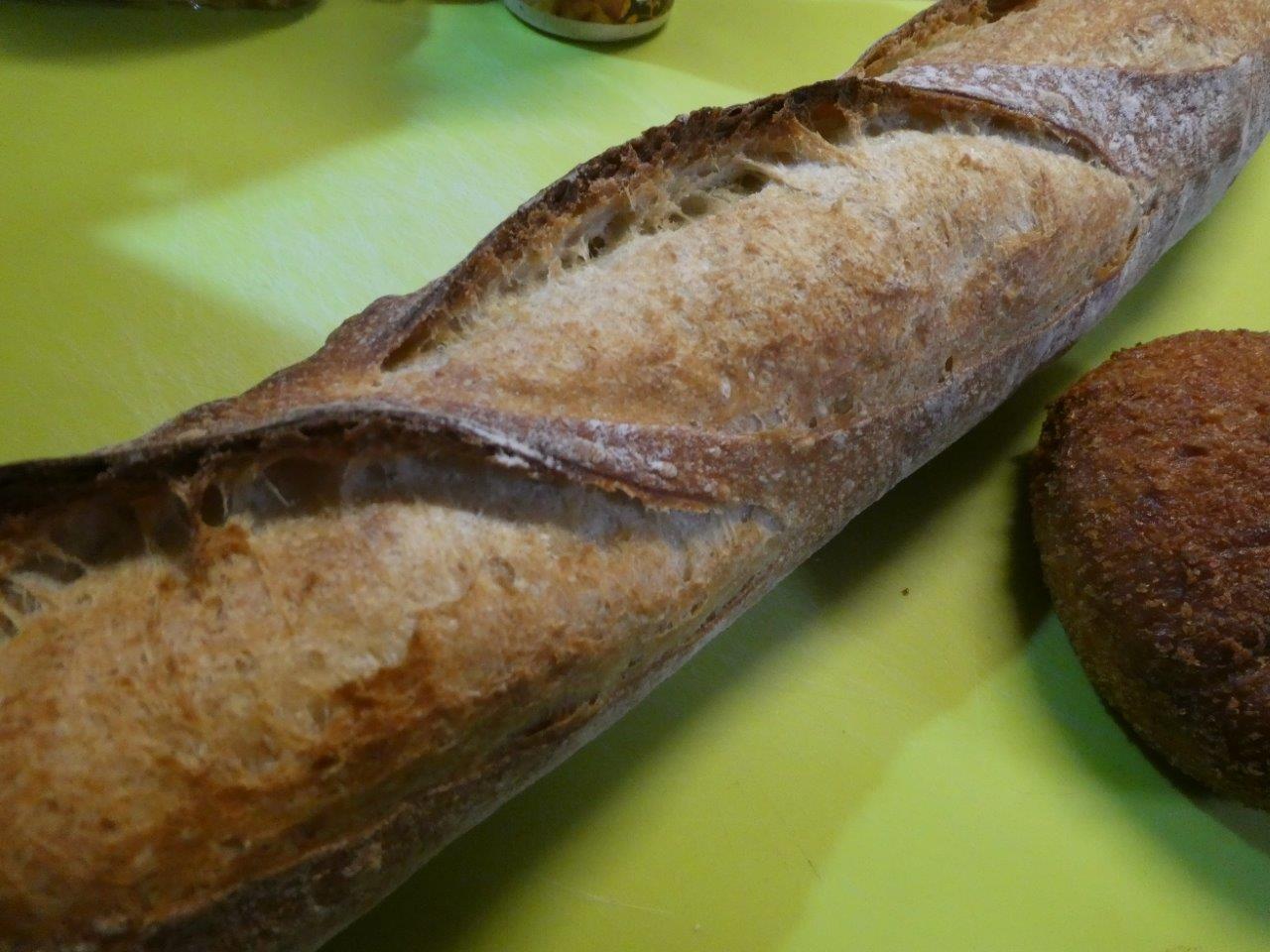 雨の日も風の日も 　数少ない残りを。。。_d0106134_21262765.jpg