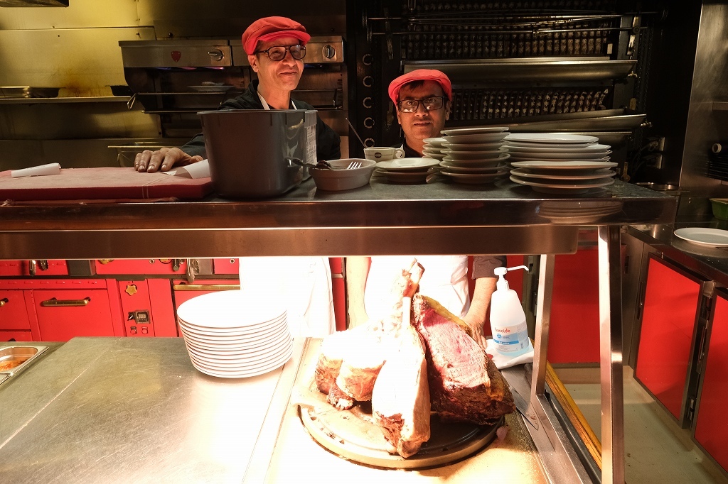 時差ぼけ解消には肉 パリ 2020/01/22_f0050534_22563360.jpg