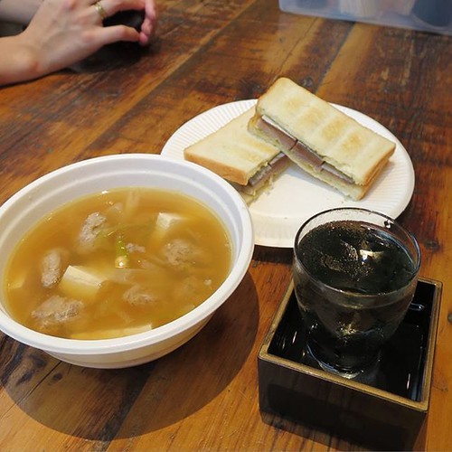 復興バーのイノベナイト_c0060143_21310226.jpg