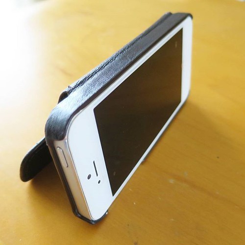 【PR】JOGGOのiPhoneケースを使ってみて「革は良いなー」と_c0060143_21525477.jpg