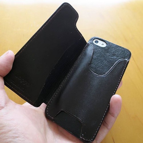 【PR】JOGGOのiPhoneケースを使ってみて「革は良いなー」と_c0060143_21530715.jpg
