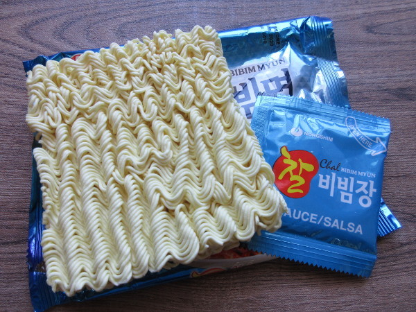【農心】チャル ビビン麺_c0152767_21432338.jpg