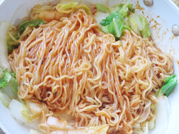 【農心】チャル ビビン麺_c0152767_21450846.jpg