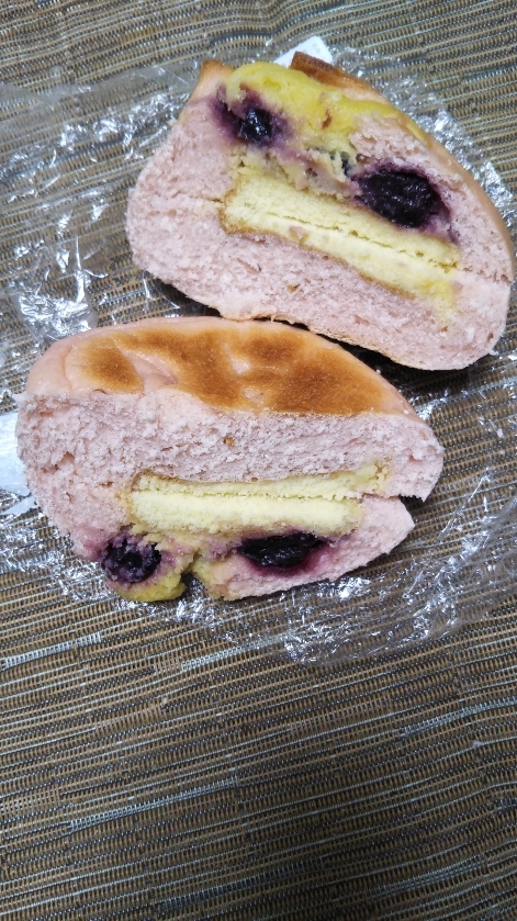 ハッピーベーグル ダークチェリータルト_f0076001_23231010.jpg