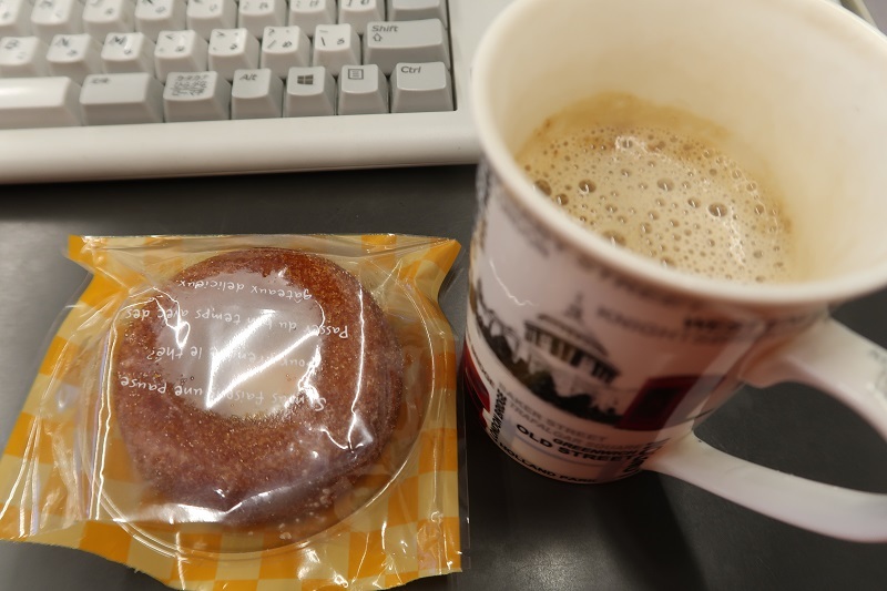 焼きドーナッツと特製チキンラーメン_f0076731_11430901.jpg
