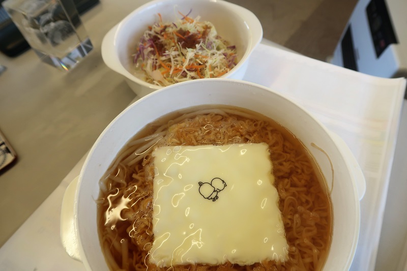 焼きドーナッツと特製チキンラーメン_f0076731_11434216.jpg