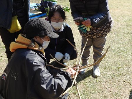 つるでかごをつくろう_a0123836_16180787.jpg