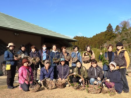 つるでかごをつくろう_a0123836_16181859.jpg