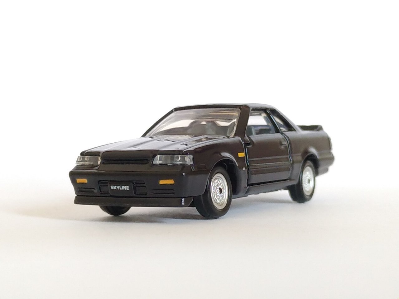 タカラトミー・トミカプレミアムNo.04 日産 スカイライン GTS-R