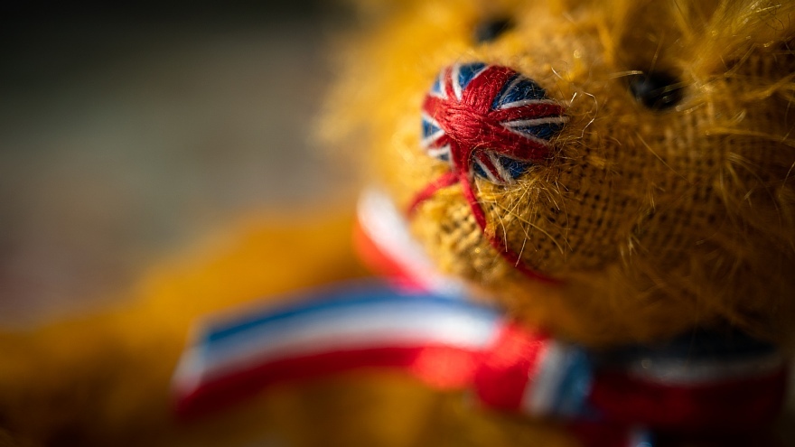 テディベアは見た・・・BREXITの日の英国製テディベア_d0353489_21184469.jpg