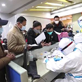 検査を受けさせない日本政府 - 感染者数をコントロールする「水際対策」_c0315619_15070035.png