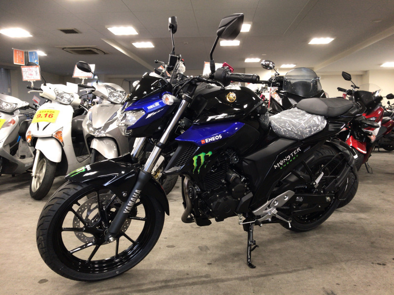 Monster Energy Yamaha MotoGP Editionが来た!_e0185939_16394129.jpeg