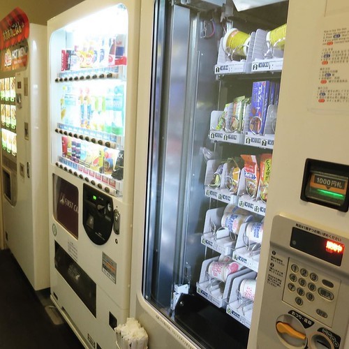 羽田空港に泊まろう。空港直結のカプセルホテル「ファーストキャビン」_c0060143_22181319.jpg