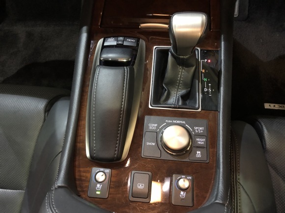 2月4日(火)TOMMYBASEブログ☆カスタムセダン♪スバル限定車♪レクサス・LS♪自社ローン!ローンサポート!_b0127002_15512882.jpg