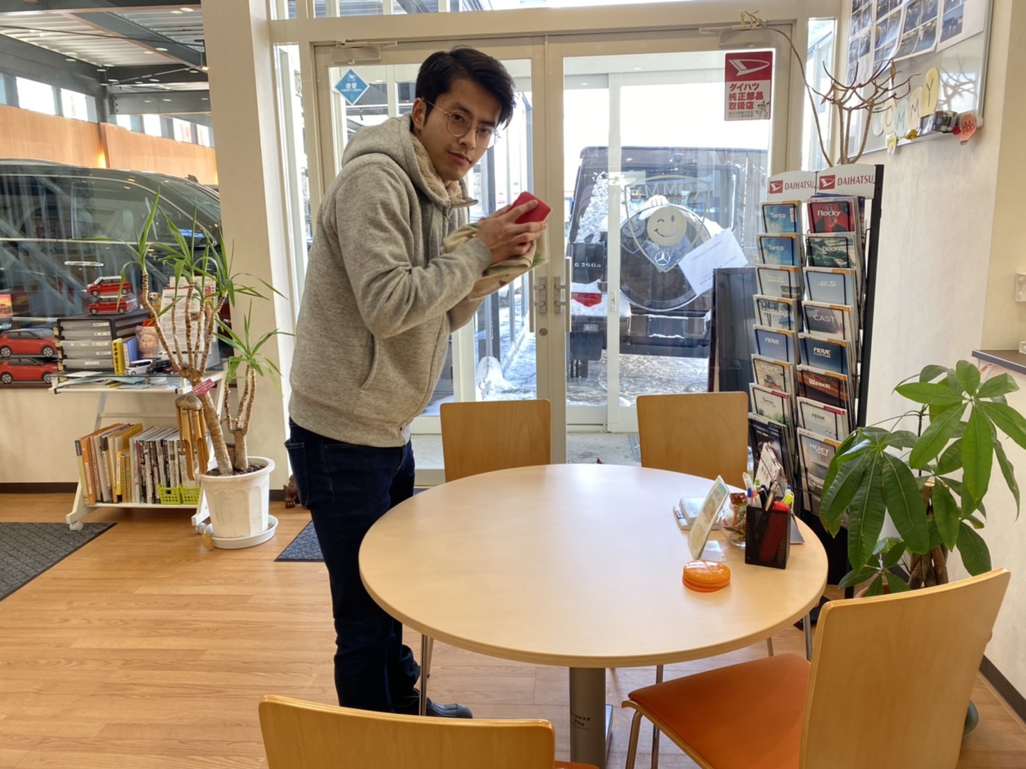 2月4日★アウディA8あります✊✊ランクル エスカレード ハマー ♡TOMMY♡_b0127002_18381606.jpg