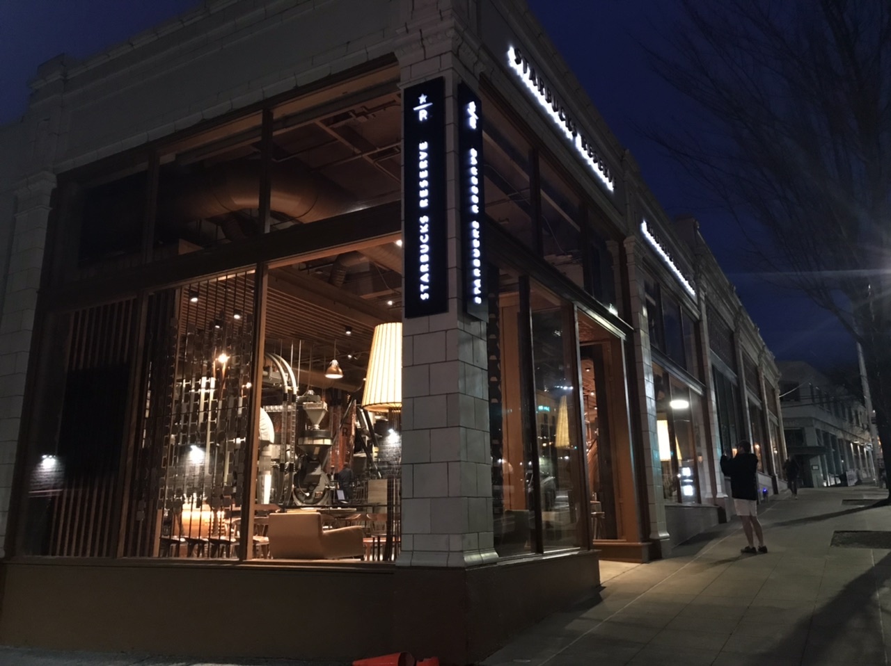 暖かい灯、夜明けのスターバックスRR inシアトル_b0365715_03213194.jpeg